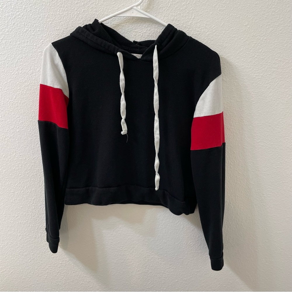 Heart& hip pullover cropped hoodie black small